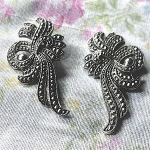 Lovely Pair of Vintage Marcasite Earrings!